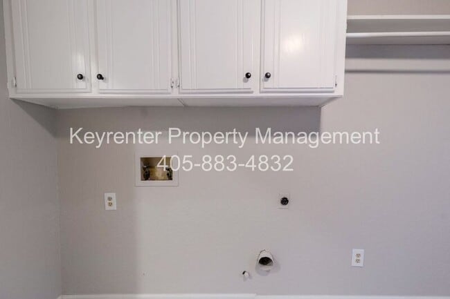 Building Photo - 732 Westridge Ct