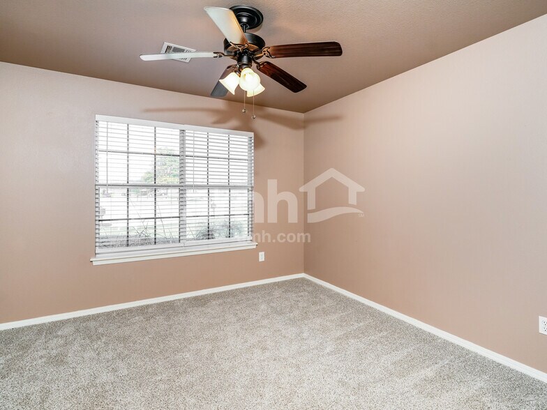 Building Photo - 15006 E 87th Pl N