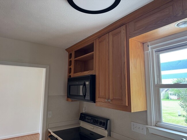 Building Photo - Gorgeous 2 BR Townhouse in New Market!