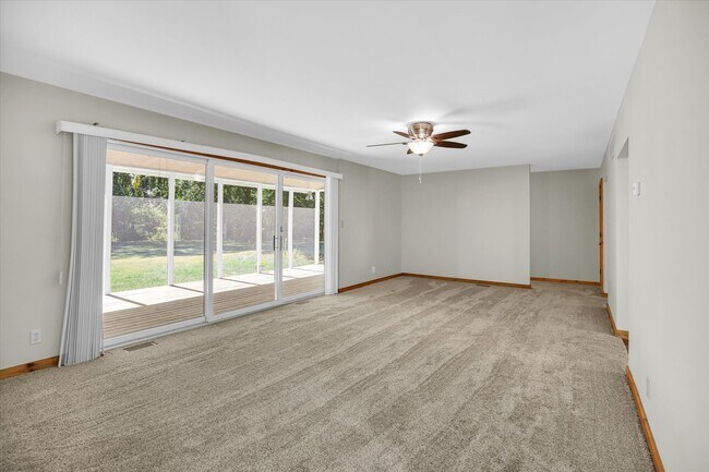 Building Photo - 1705 Lake Shore Dr