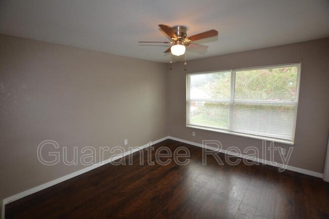 Building Photo - 812 Plum St