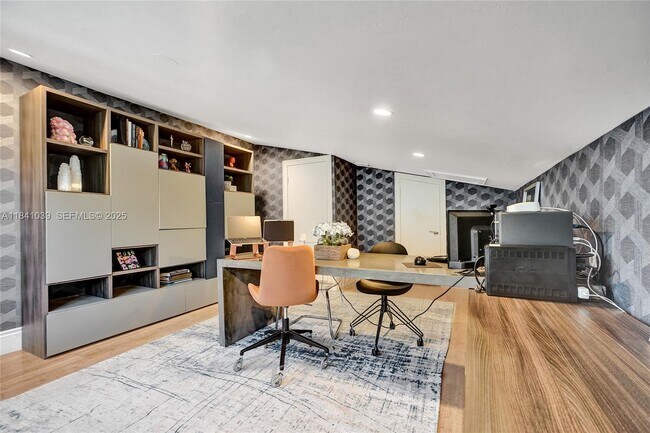 Building Photo - 13724 SW 92nd Ct