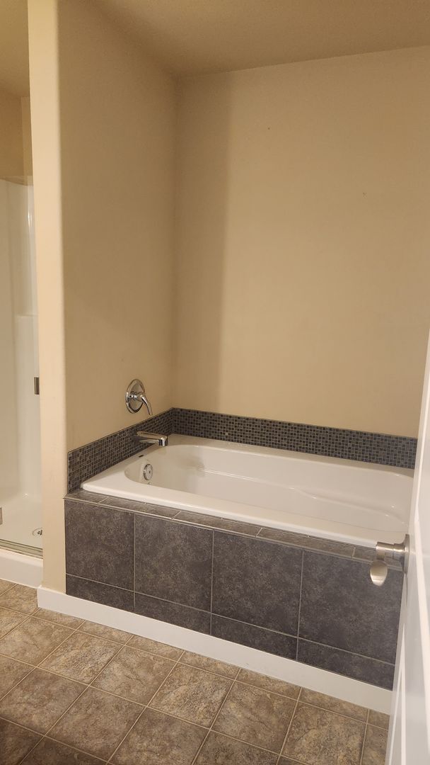 Building Photo - 3 bedroom, 2.5 bath, Townhome Mill Creek $...
