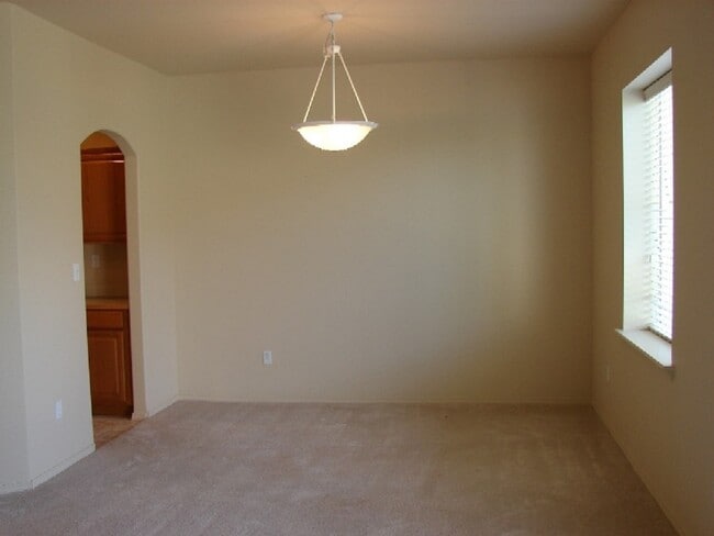 Building Photo - 9904 Mia Ln