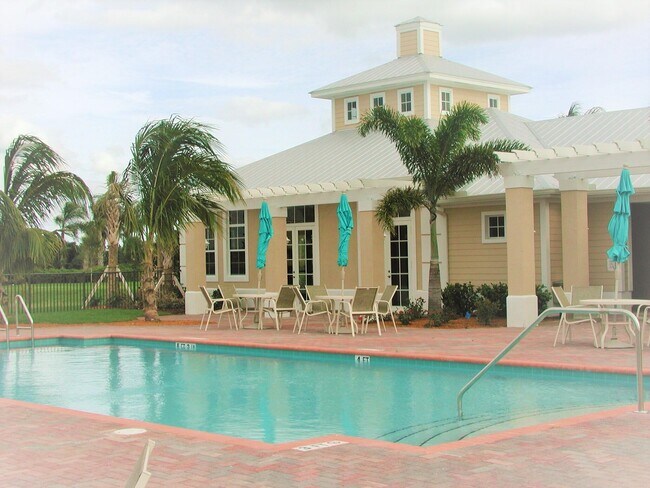 Building Photo - 1825 Bridgepointe Cir