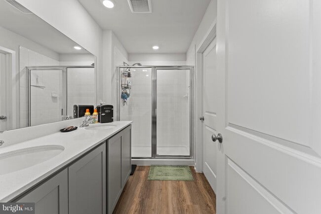 Building Photo - 140 Wood Walk Ave