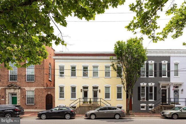 Building Photo - 113 N Patrick St