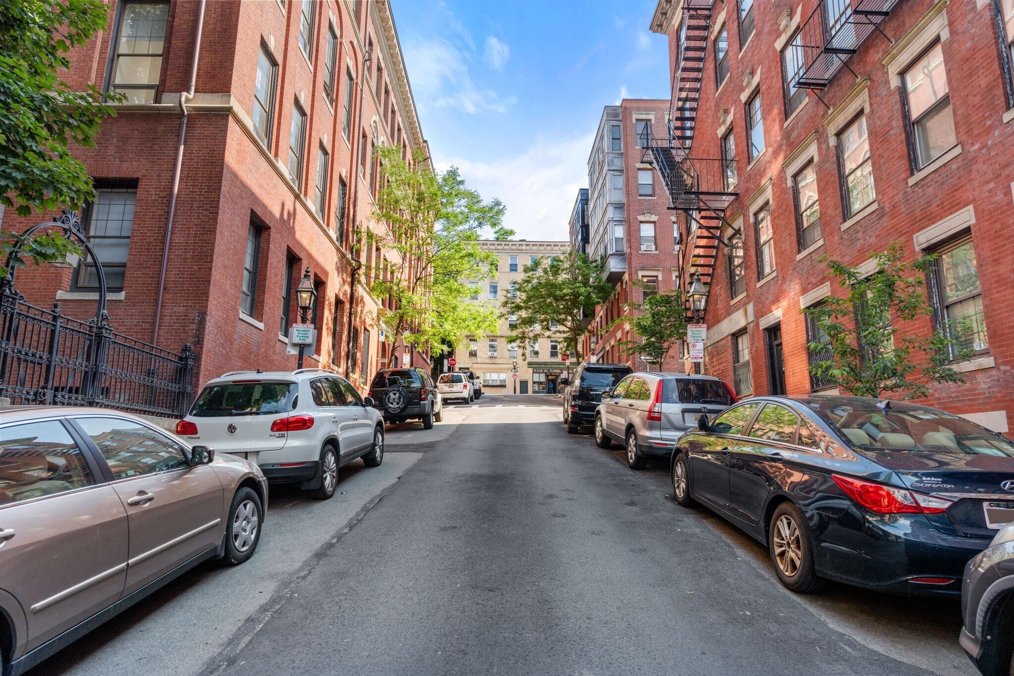 Building Photo - 43 Irving St