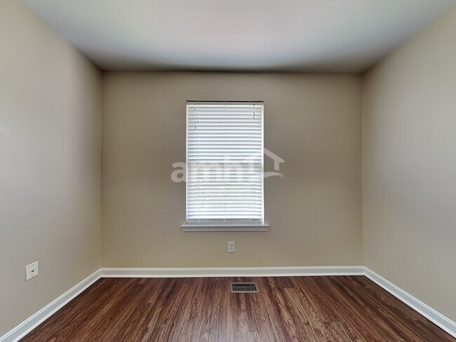 Building Photo - 1081 Riverwalk Court