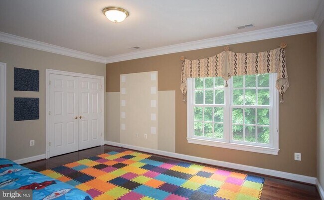 Building Photo - 6125 Old Dominion Dr