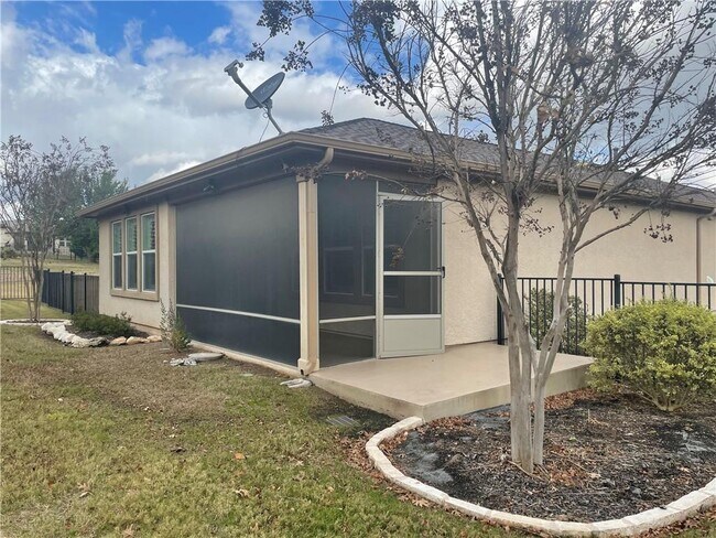 Building Photo - 112 Garner Cove
