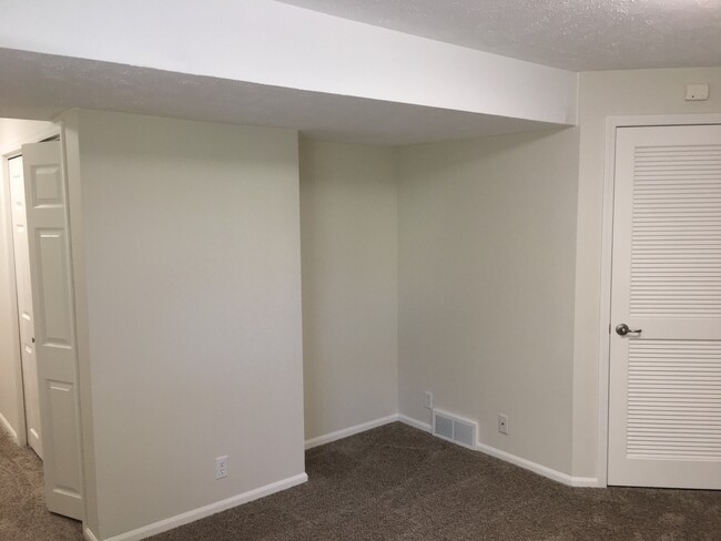 Basement - 15026 Camden Ave