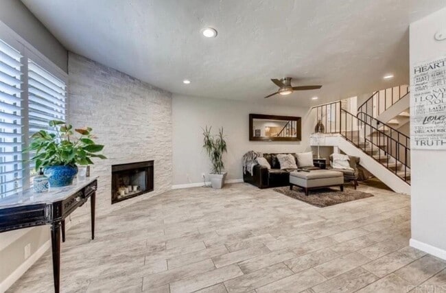 Building Photo - 671 Ascot Dr