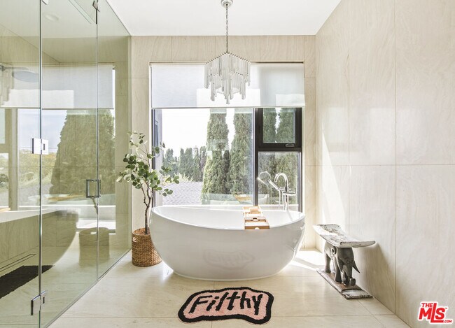 Building Photo - 12662 Rose Ave