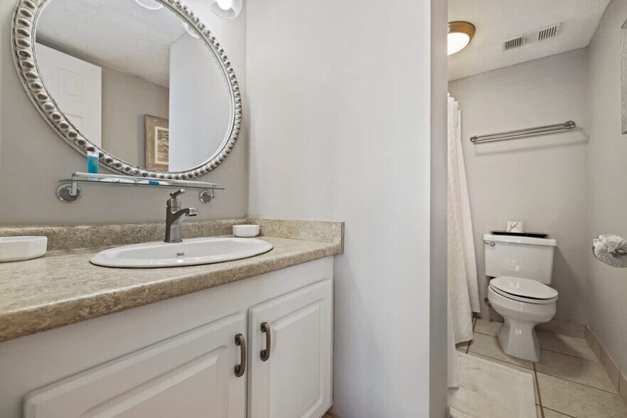 Building Photo - 23223 Front Beach Rd