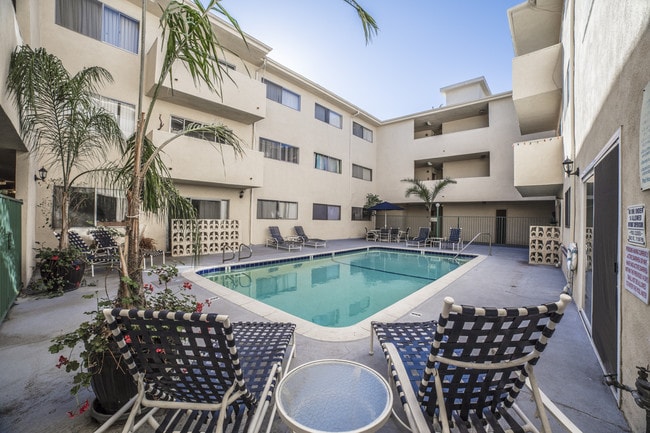 Building Photo - Sweetzer Towers