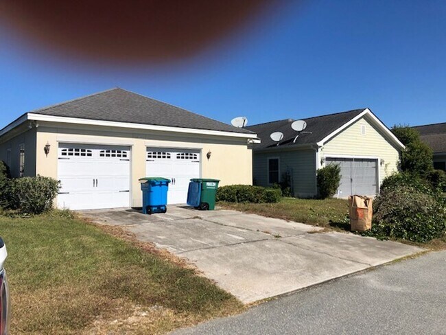 Building Photo - 237 Dogwood Cir