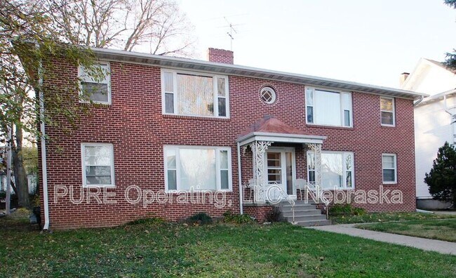 Building Photo - 210 N 32nd Ave