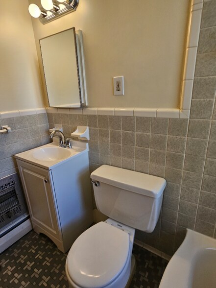 Building Photo - 2632 Galpin Ave