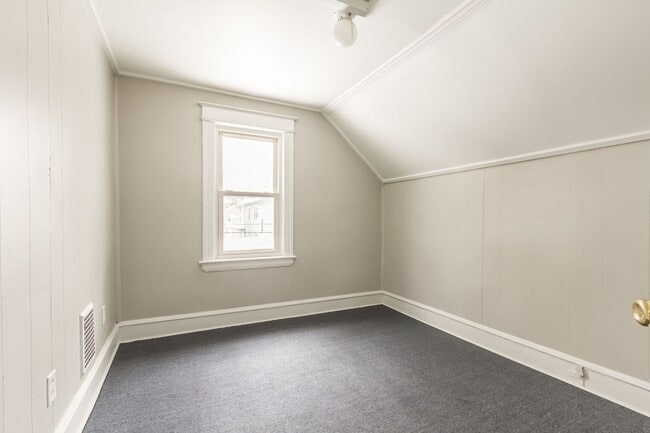 Building Photo - 3-Bed 2-Bath Single Family Home For Rent