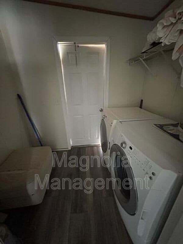 Building Photo - 156 Daffodil Dr