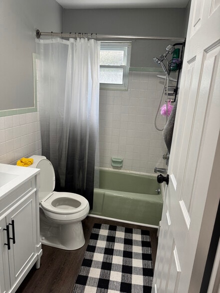 Building Photo - 830 Erford Rd