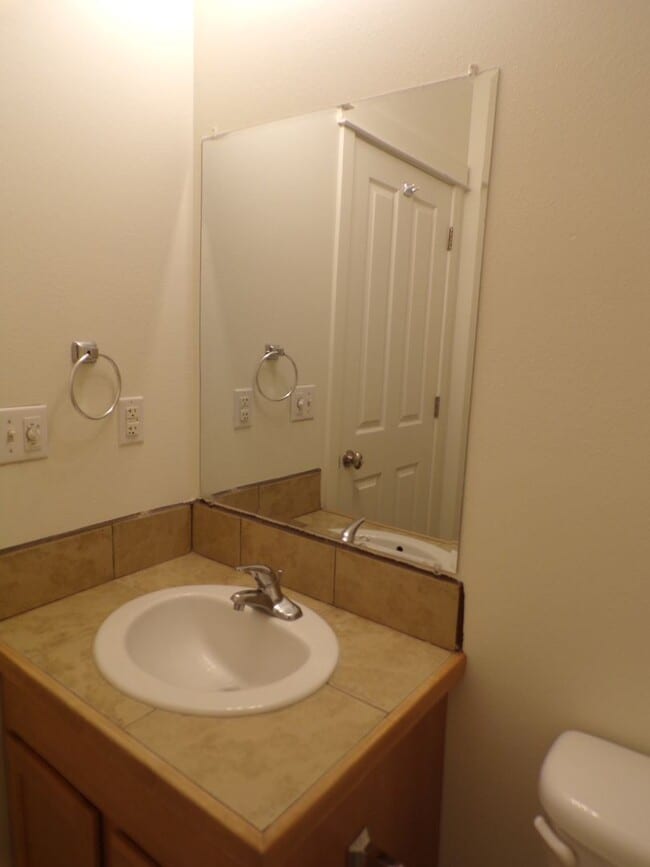 Building Photo - 2207 Jakob Ave