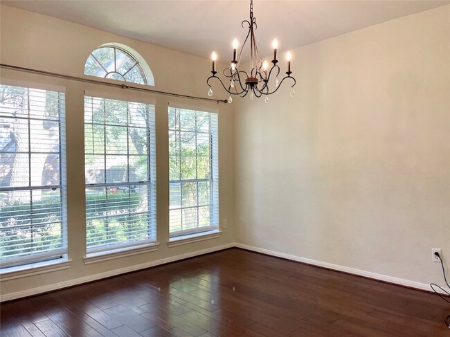 Building Photo - 4630 Jaymar Dr