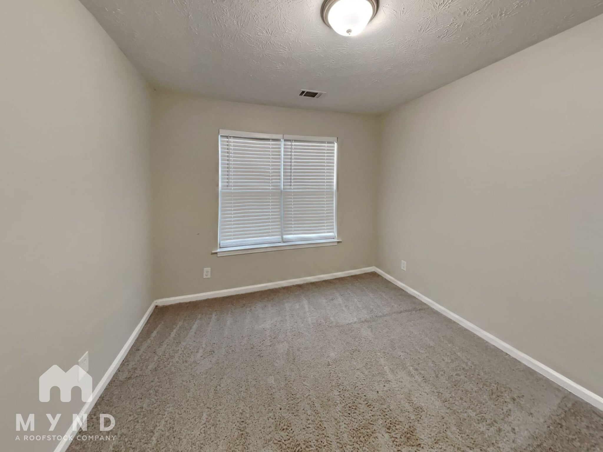 Building Photo - 725 Cowan Rd