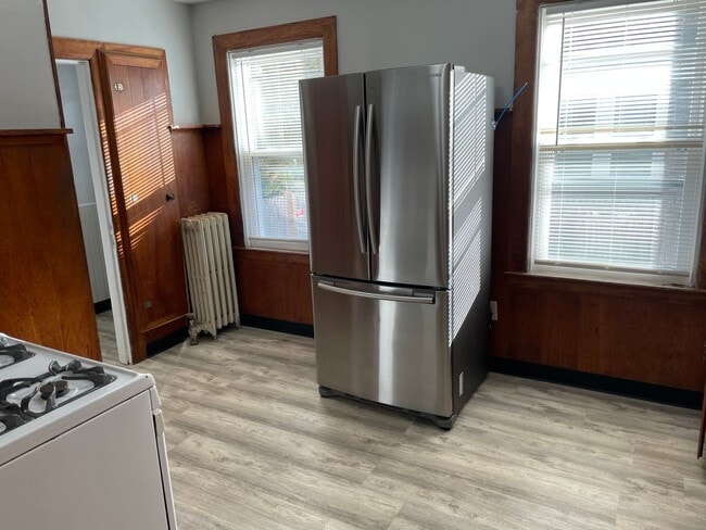 Building Photo - Beautiful Single Family Home For Rent in E...