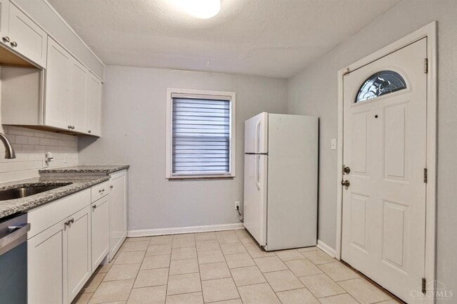 Building Photo - Two Bedroom Home for UC Students for This ...