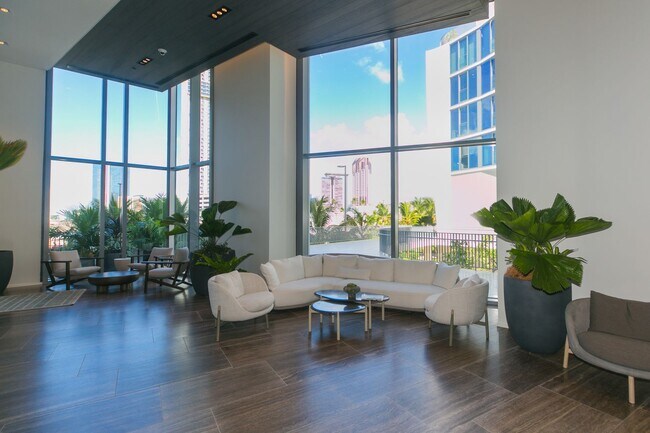 Building Photo - KOULA 2b2b1pkg Ready to Move In!