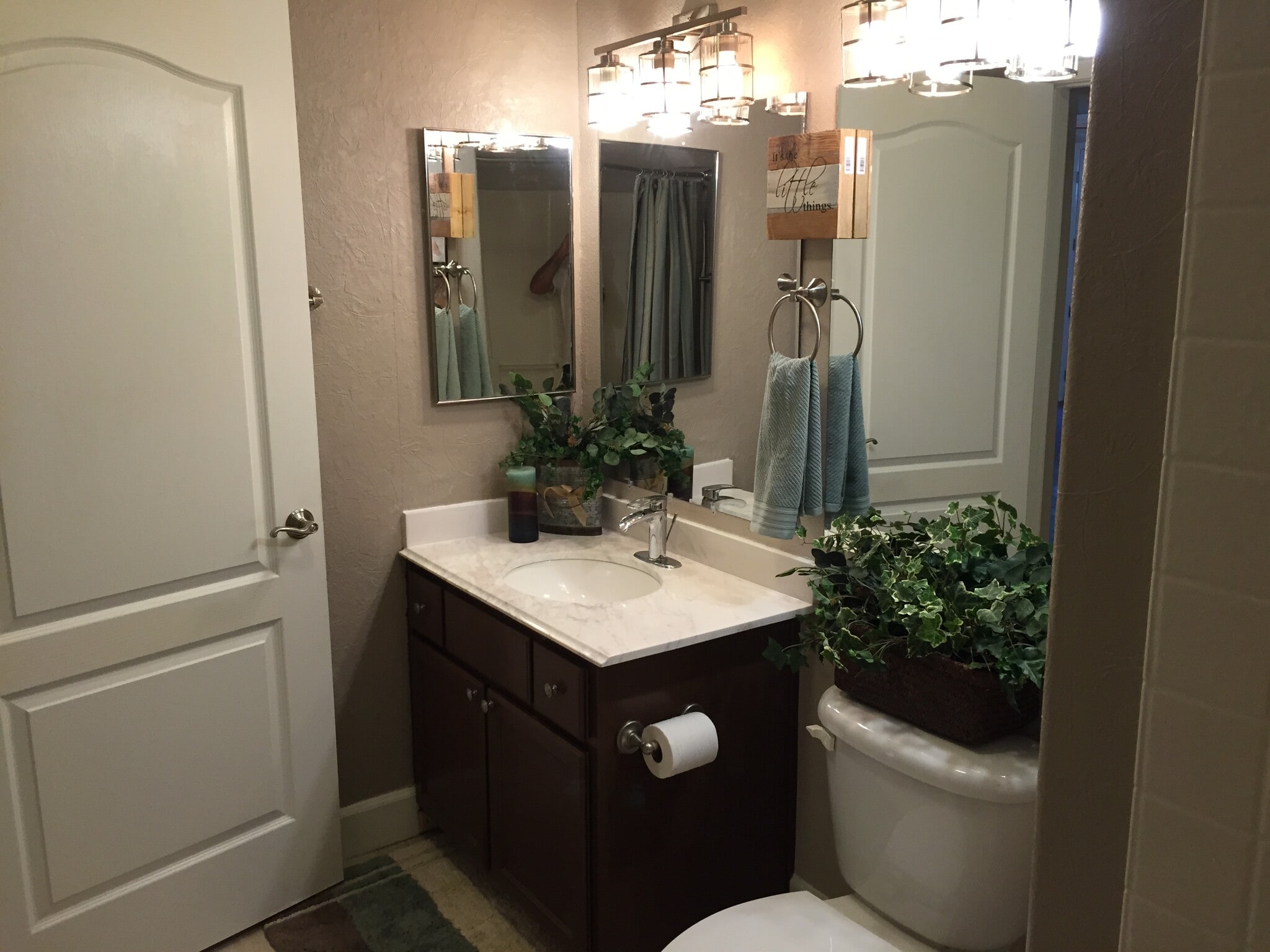 Building Photo - 1501 Secret Ravine Pky