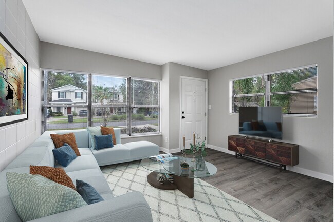 Building Photo - 1511 E Kaley St