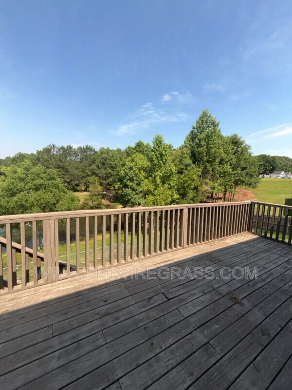 Building Photo - 102 Dawson Ln
