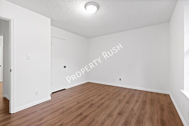Building Photo - 3404 Frawley St