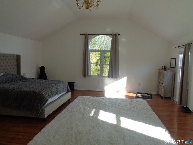 Building Photo - 77 Linden Ave