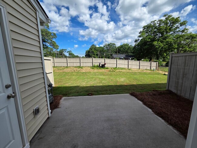 Building Photo - 681 Blossom Run