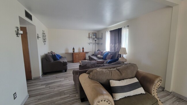 Building Photo - 2313 San Lorenzo Ave