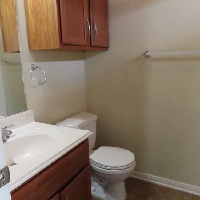 Building Photo - 4115 McFarland Dr