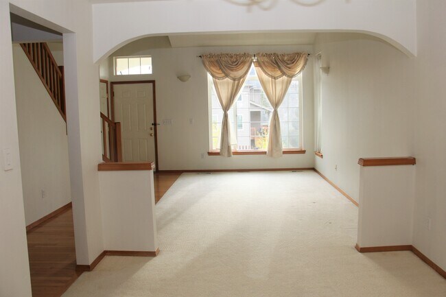 Building Photo - 4006 S 126th St