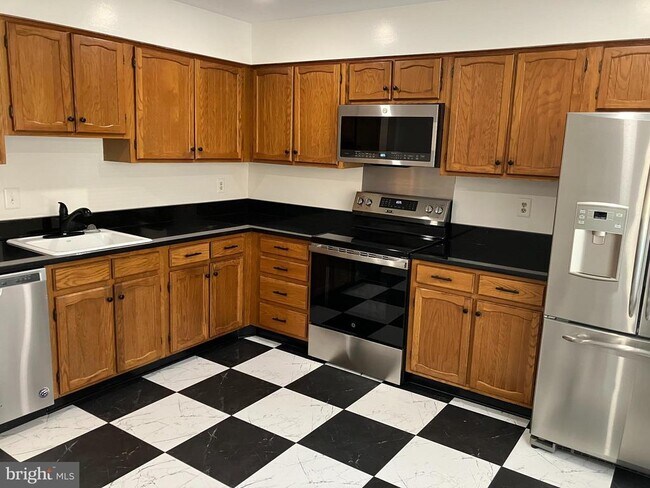 Building Photo - 10195 Valentino Dr