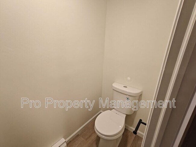 Building Photo - 18 Broadview Terrace