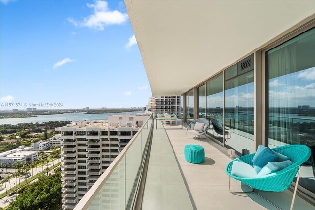 Building Photo - 10203 Collins Ave