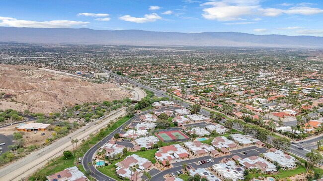 Building Photo - 72384 Ridgecrest Ln