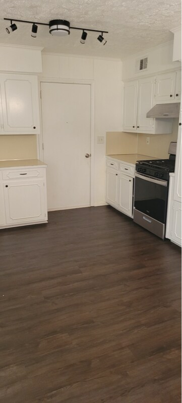 Building Photo - 2952 Peyton Dr
