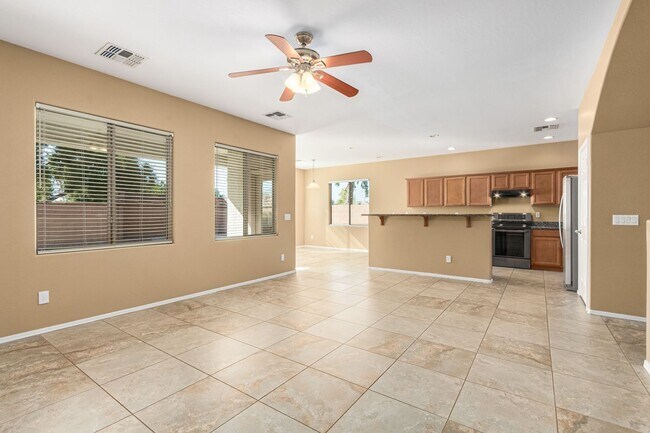 Building Photo - Must See 4 Bedroom Home near San Tan Mall