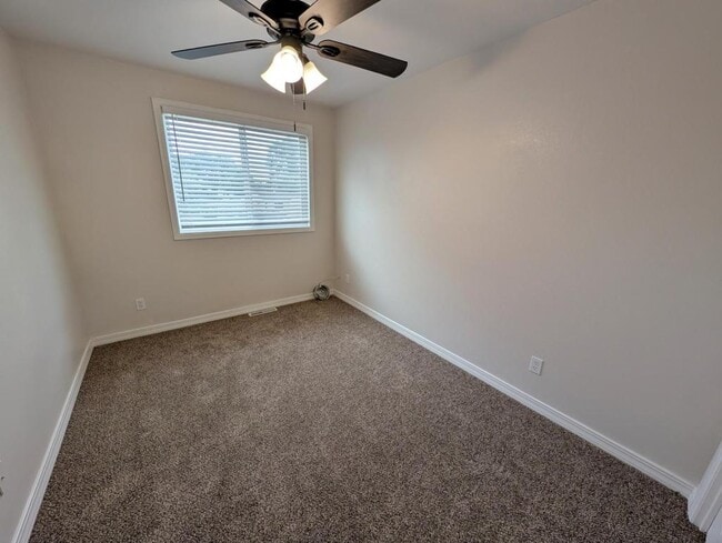 Building Photo - 851 Denver St