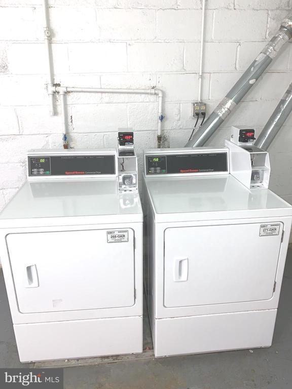 Building Photo - 2754 Hollywood Rd