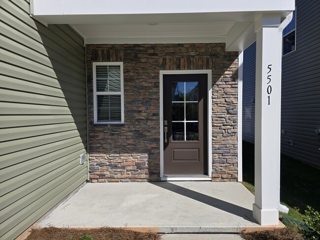 Building Photo - 5501 Hydrangea St